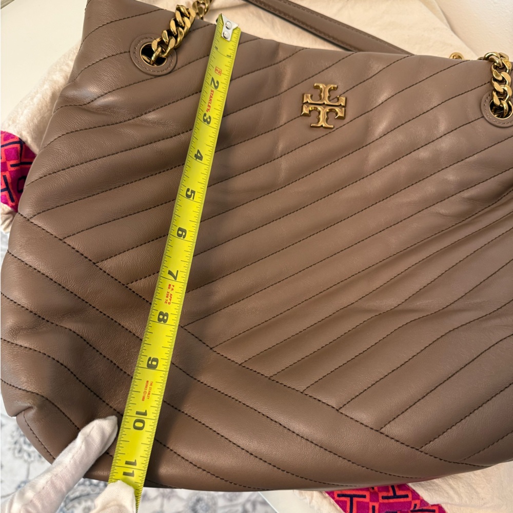 Tory Burch Kira Chevron Tote - Picture 11 of 15